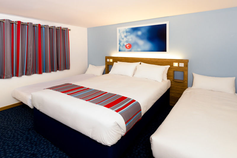 Travelodge Birmingham Central Broadway Plaza Dış mekan fotoğraf