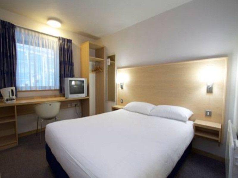 Travelodge Birmingham Central Broadway Plaza Dış mekan fotoğraf