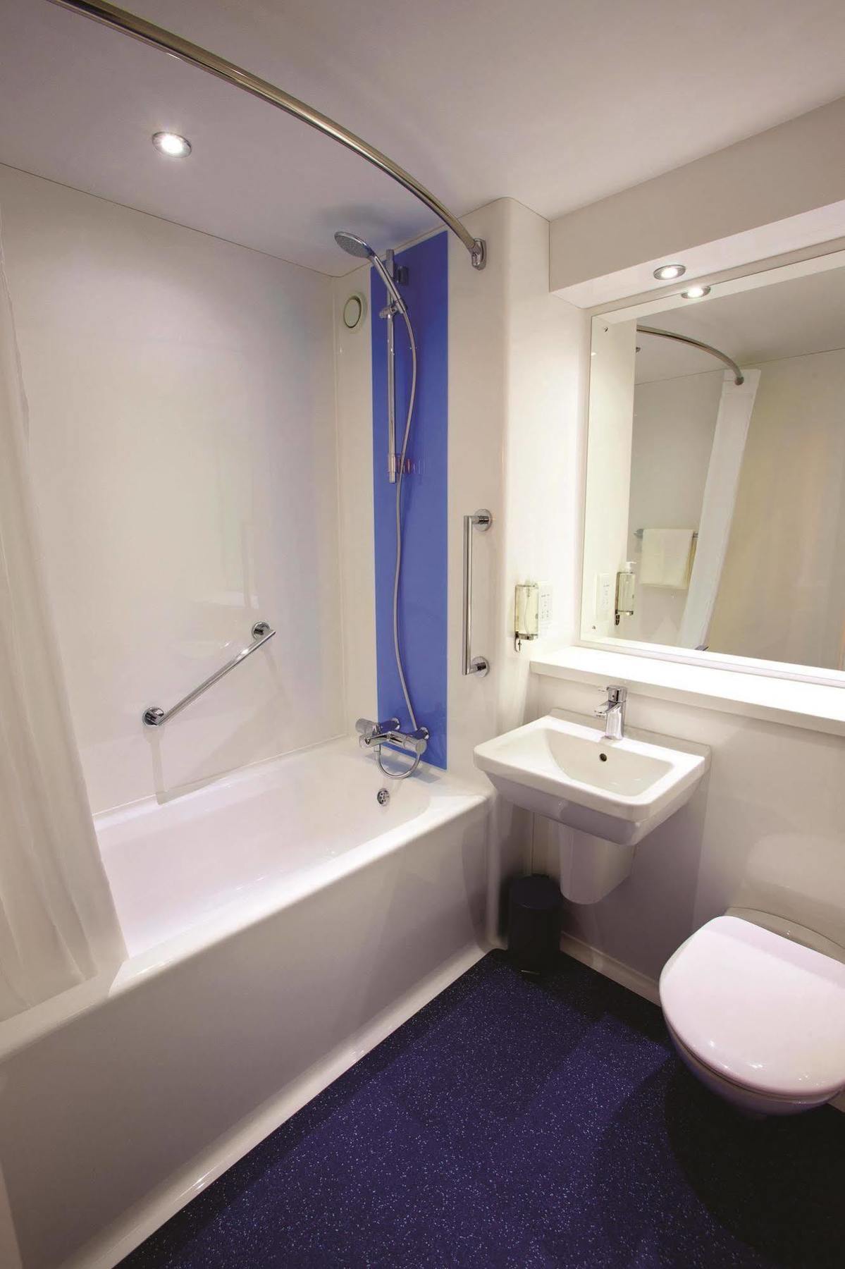 Travelodge Birmingham Central Broadway Plaza Dış mekan fotoğraf